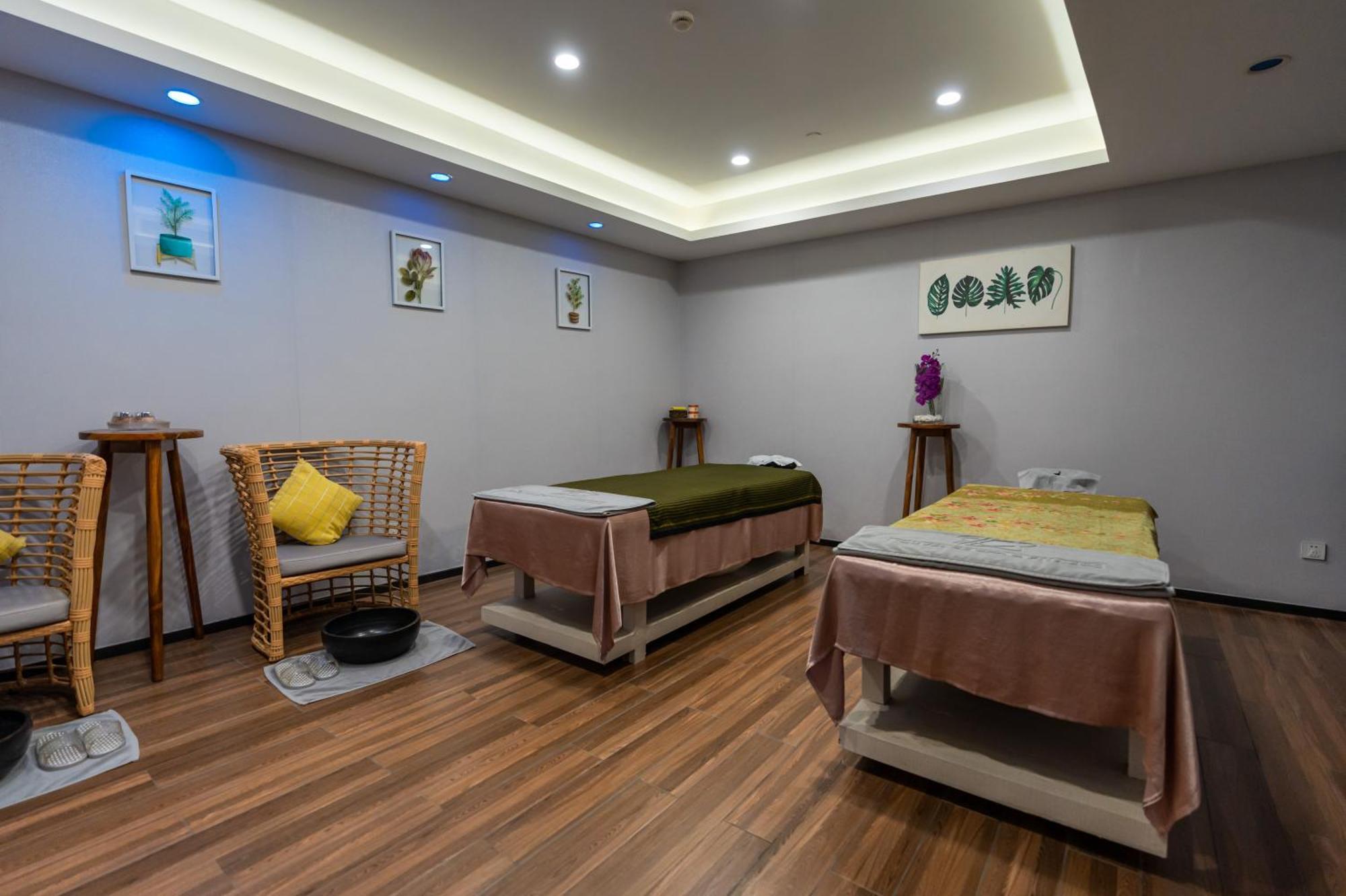 Olympia City Hotel By Dara Phnom-Penh Buitenkant foto