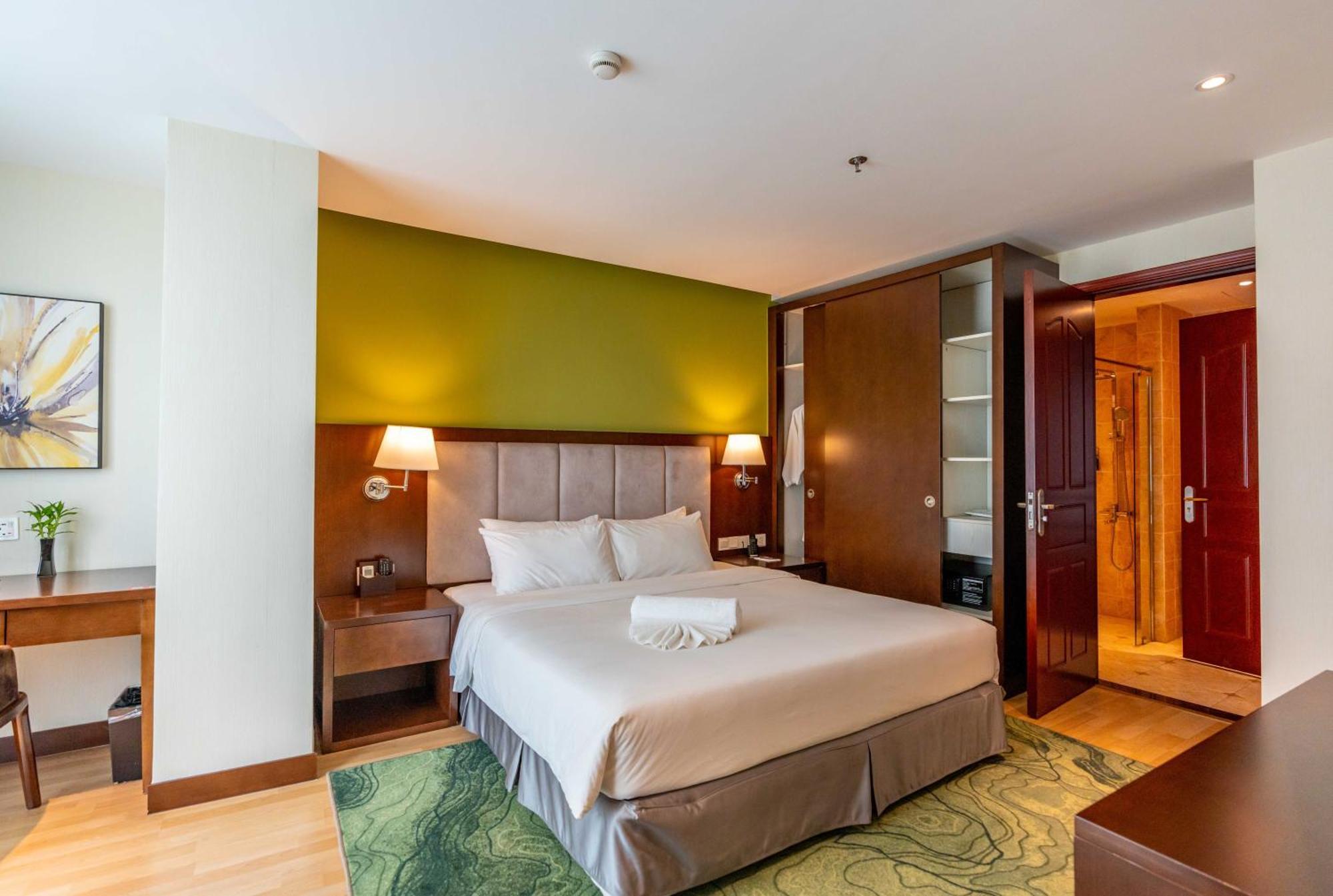 Olympia City Hotel By Dara Phnom-Penh Buitenkant foto