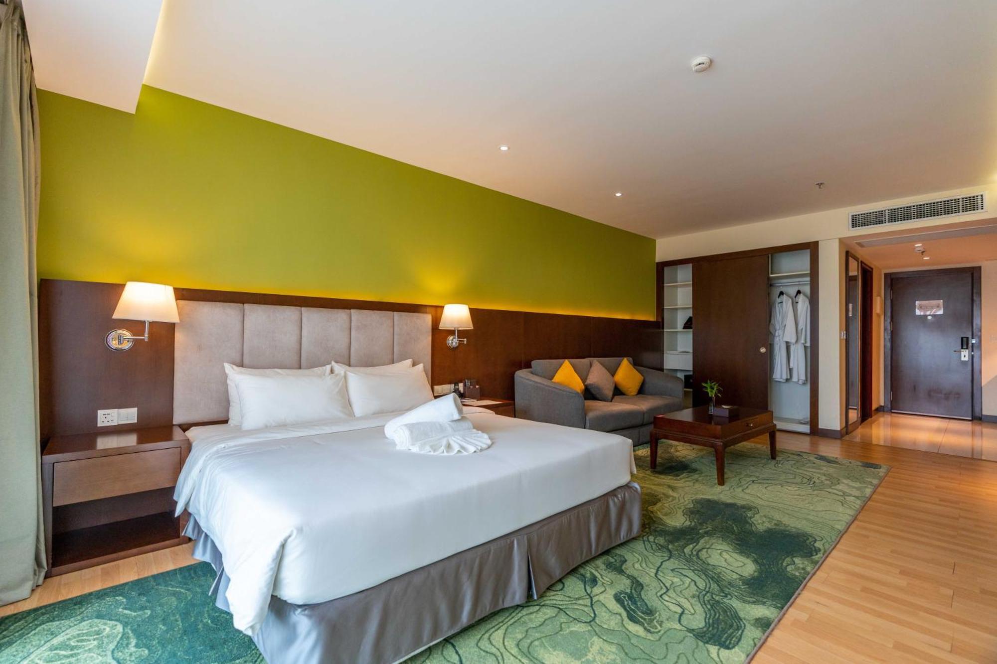 Olympia City Hotel By Dara Phnom-Penh Buitenkant foto