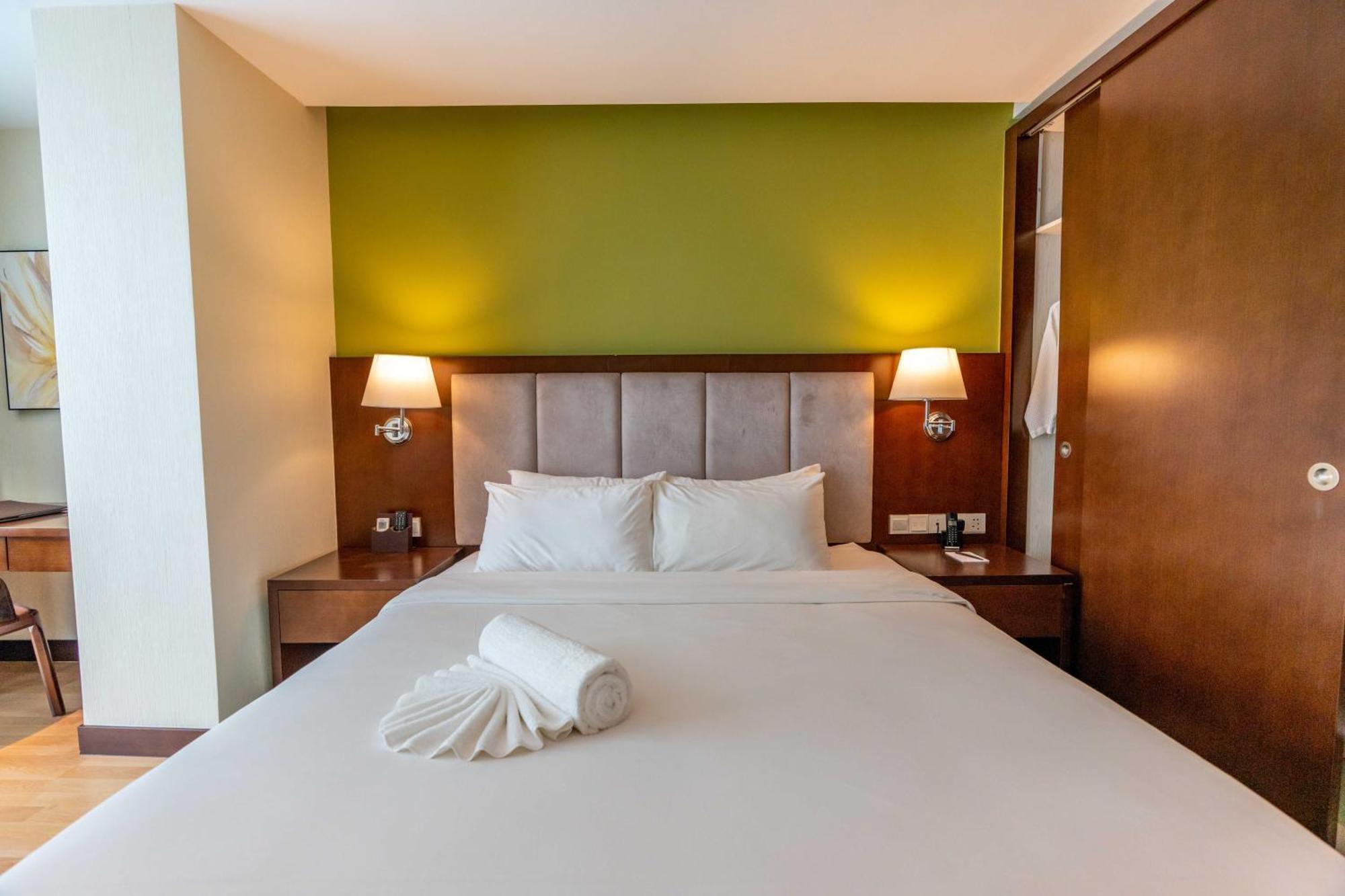 Olympia City Hotel By Dara Phnom-Penh Buitenkant foto