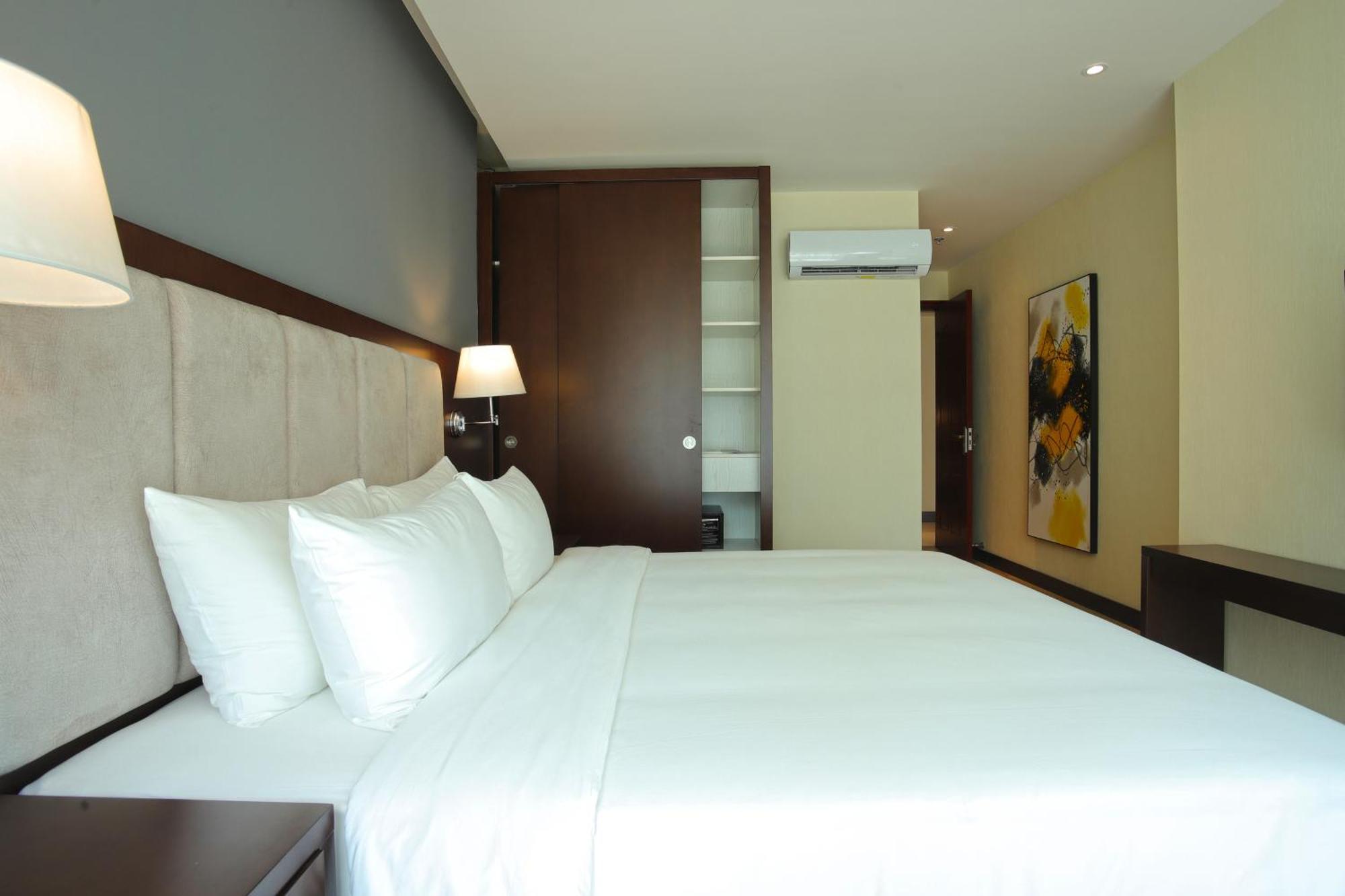Olympia City Hotel By Dara Phnom-Penh Buitenkant foto