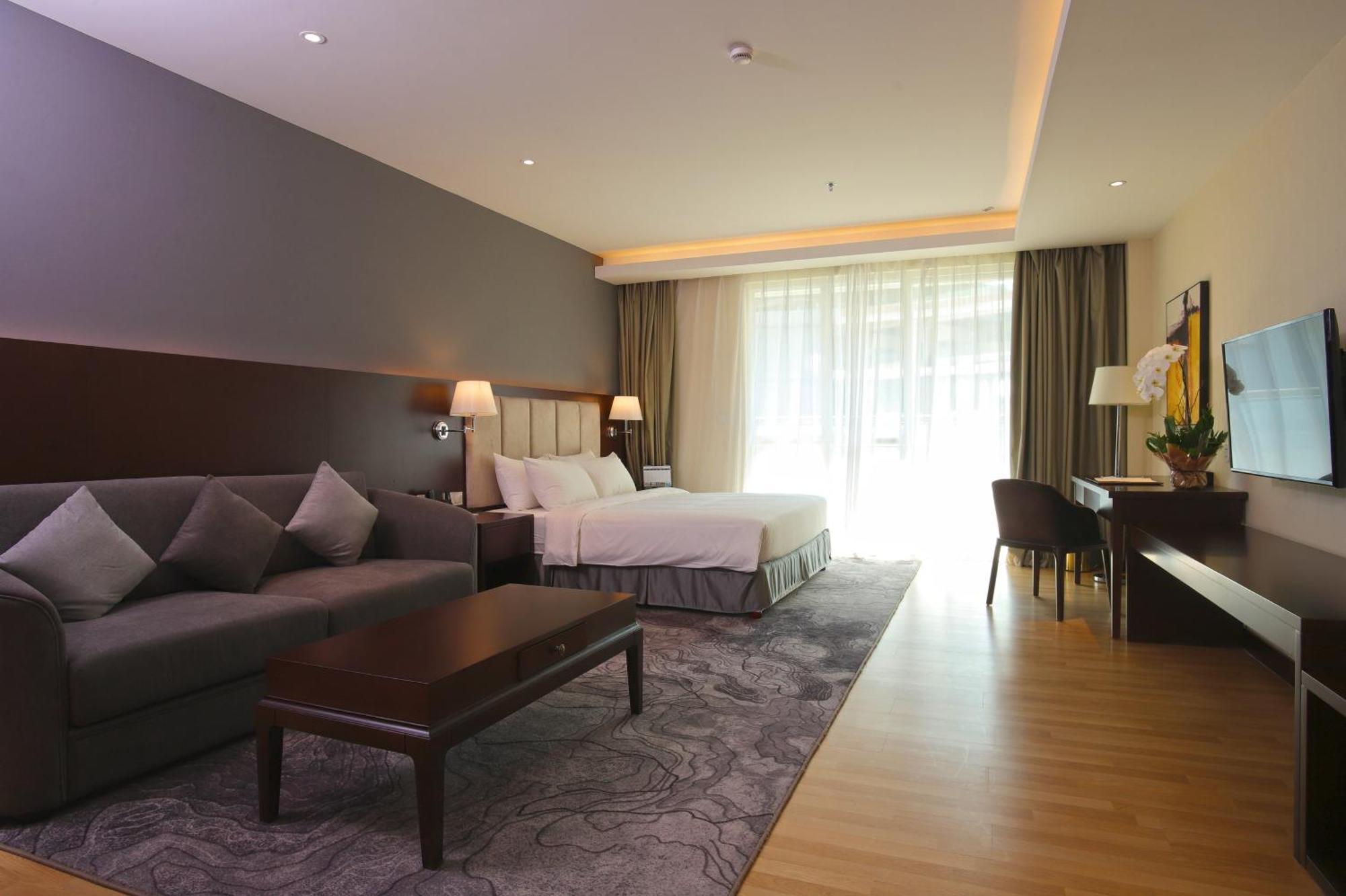Olympia City Hotel By Dara Phnom-Penh Buitenkant foto